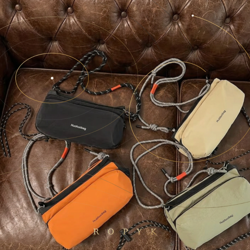 Ropyk - Mini Sac Carré Sling & Porte-Bouteille - Petit Format, Grand Style